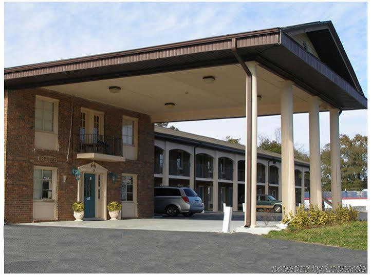 Scottish Inn And Suites Perry Esterno foto
