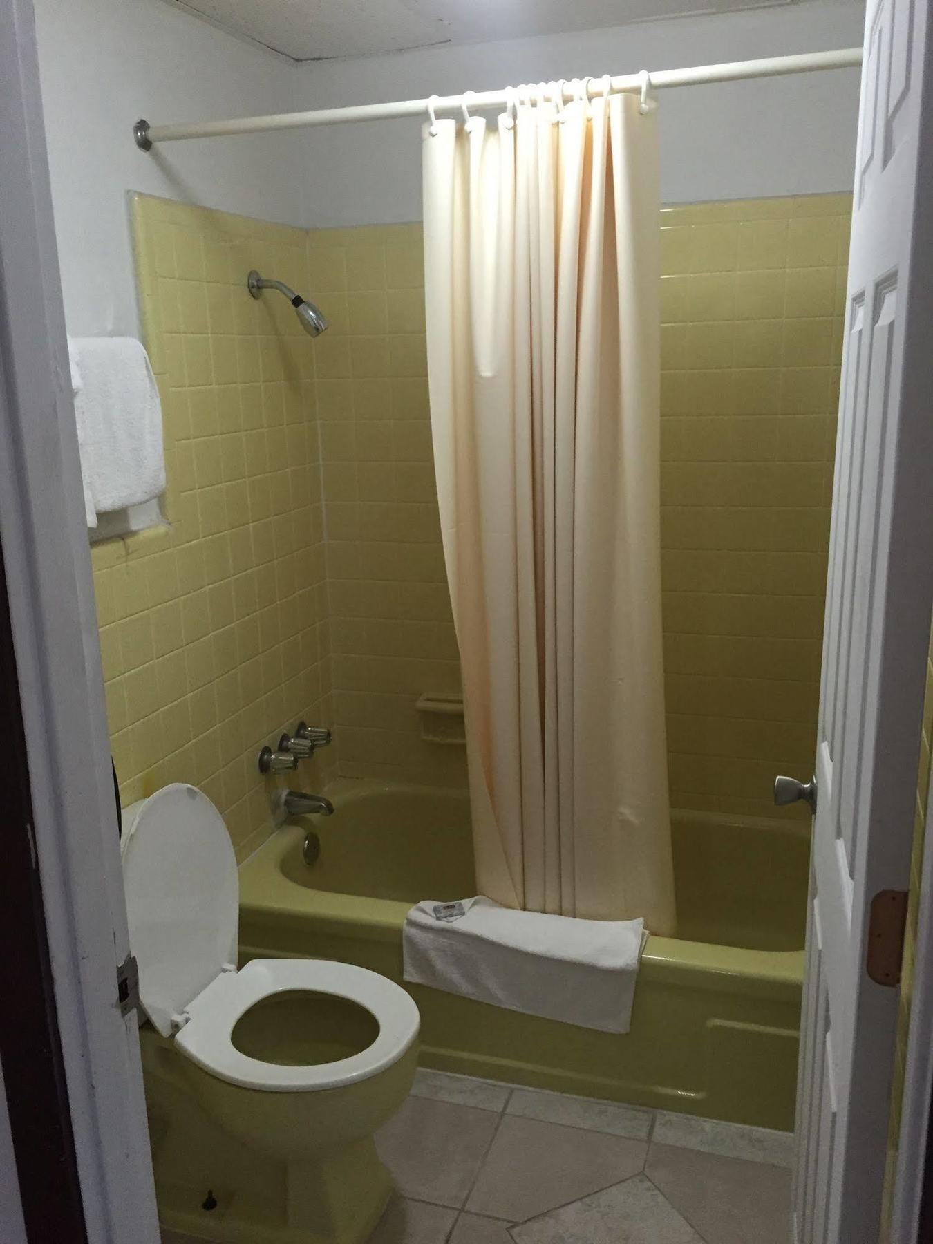 Scottish Inn And Suites Perry Esterno foto