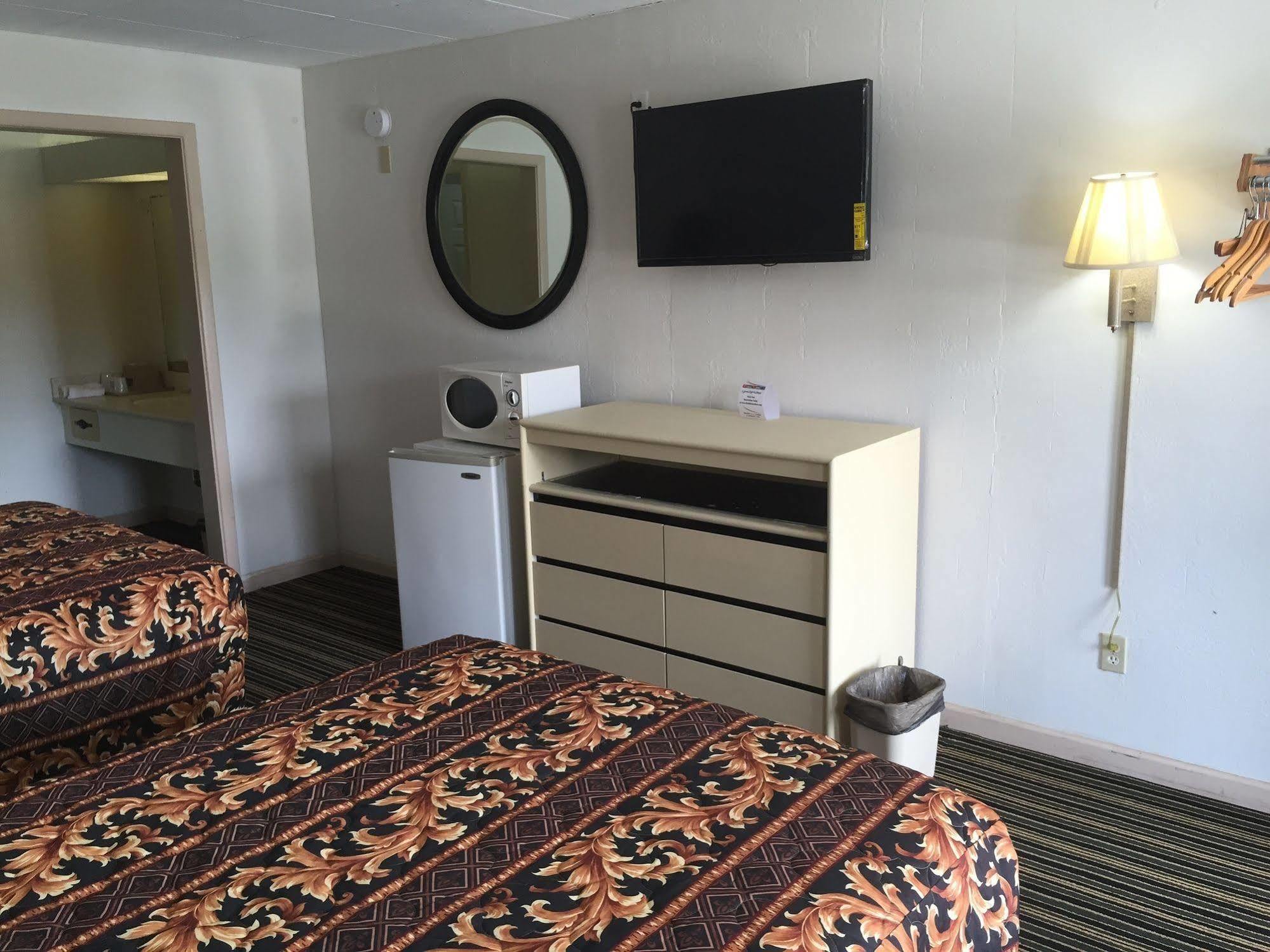 Scottish Inn And Suites Perry Esterno foto